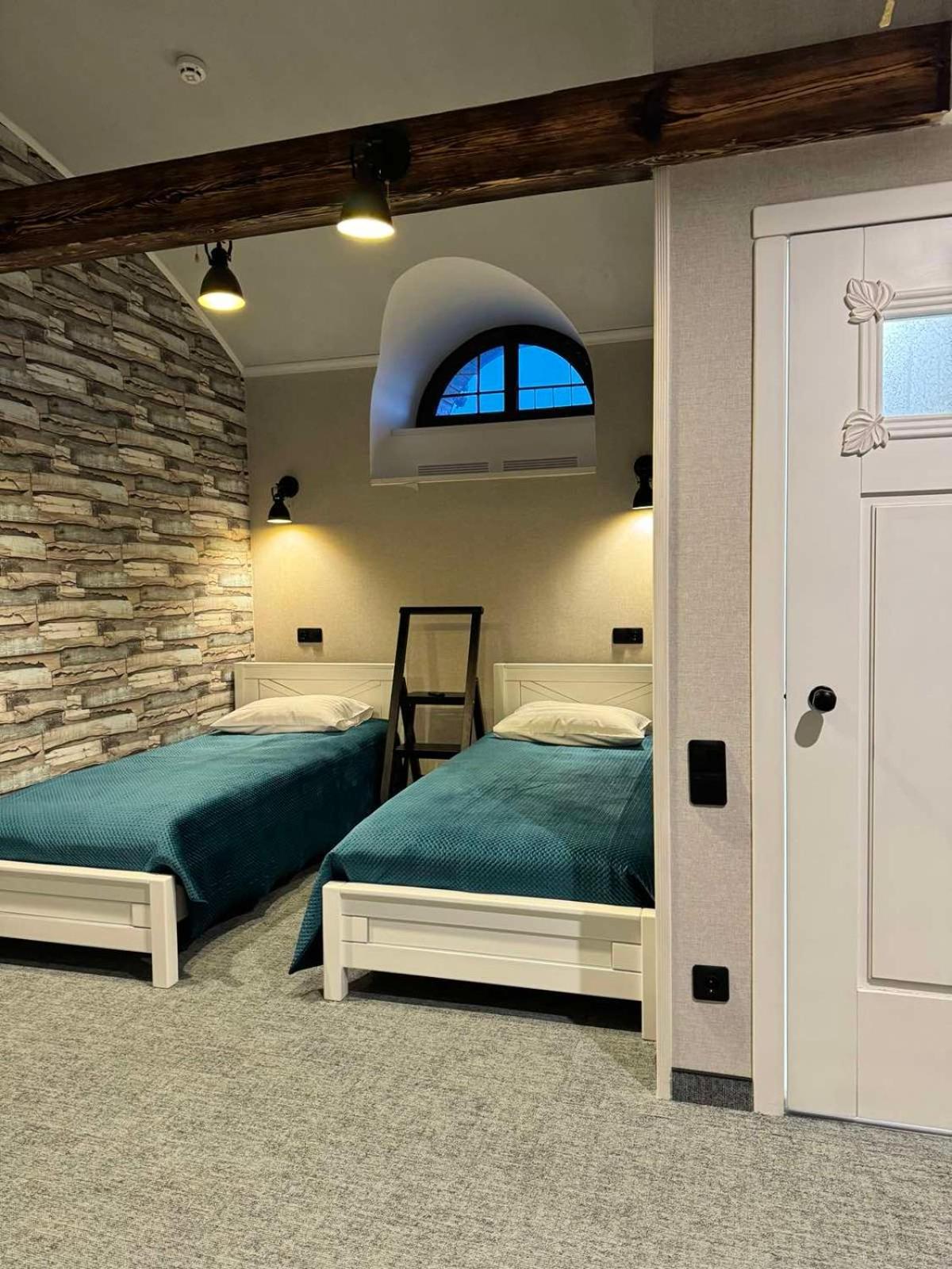 Hotel Veles Zolotonosha Ngoại thất bức ảnh
