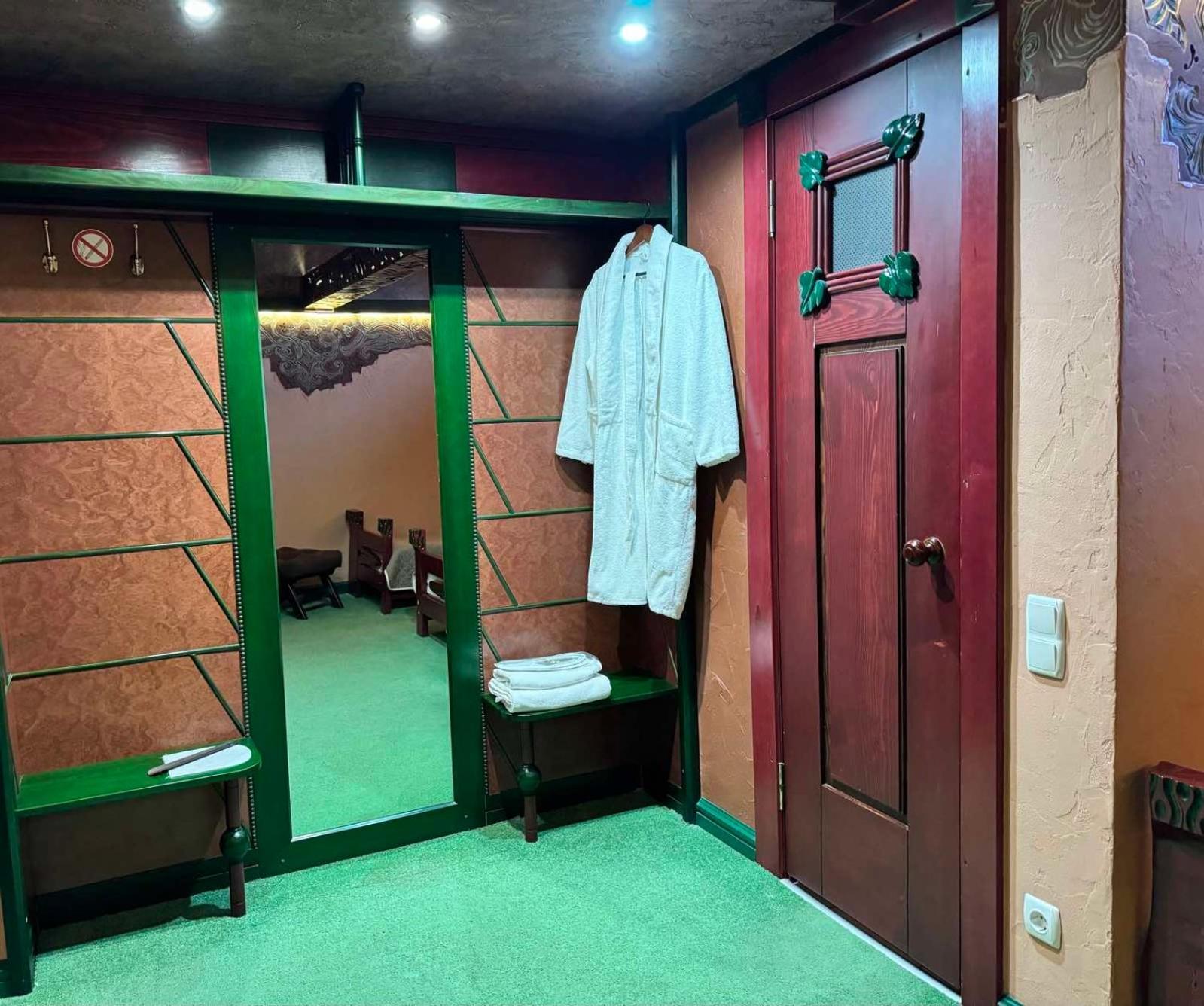 Hotel Veles Zolotonosha Ngoại thất bức ảnh