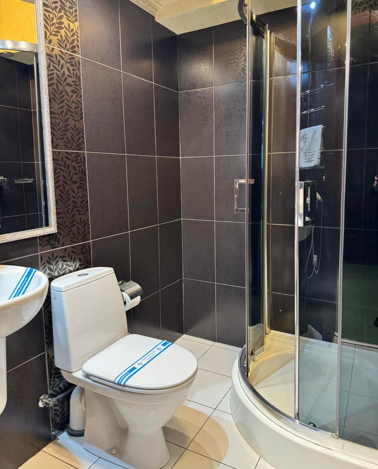 Hotel Veles Zolotonosha Ngoại thất bức ảnh