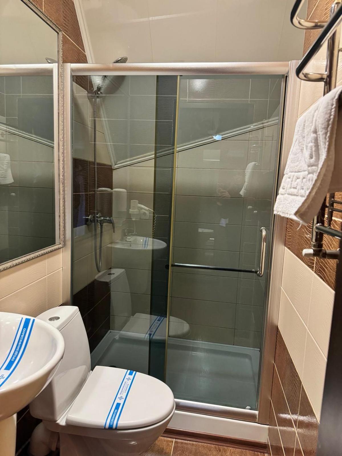 Hotel Veles Zolotonosha Ngoại thất bức ảnh
