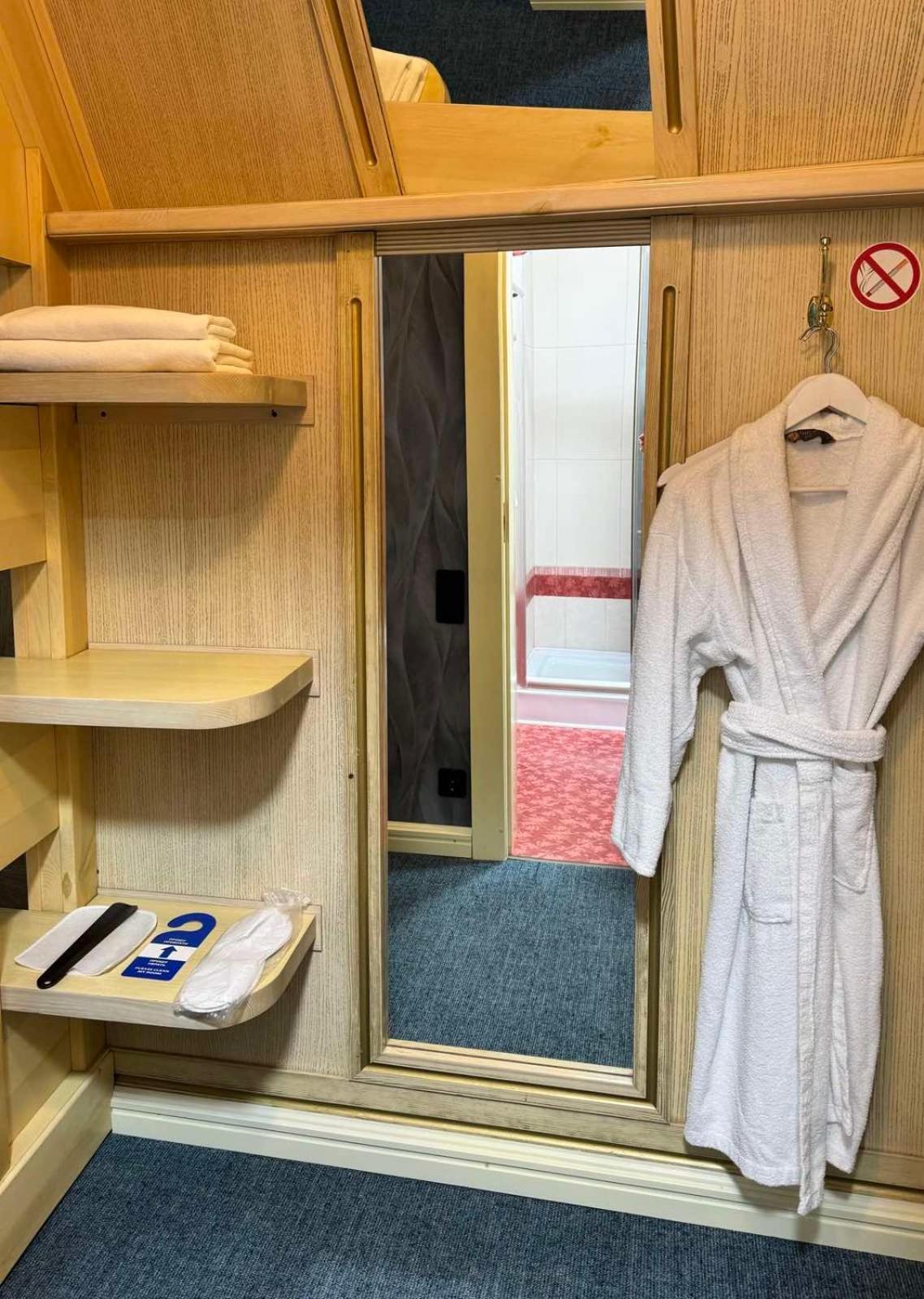 Hotel Veles Zolotonosha Ngoại thất bức ảnh