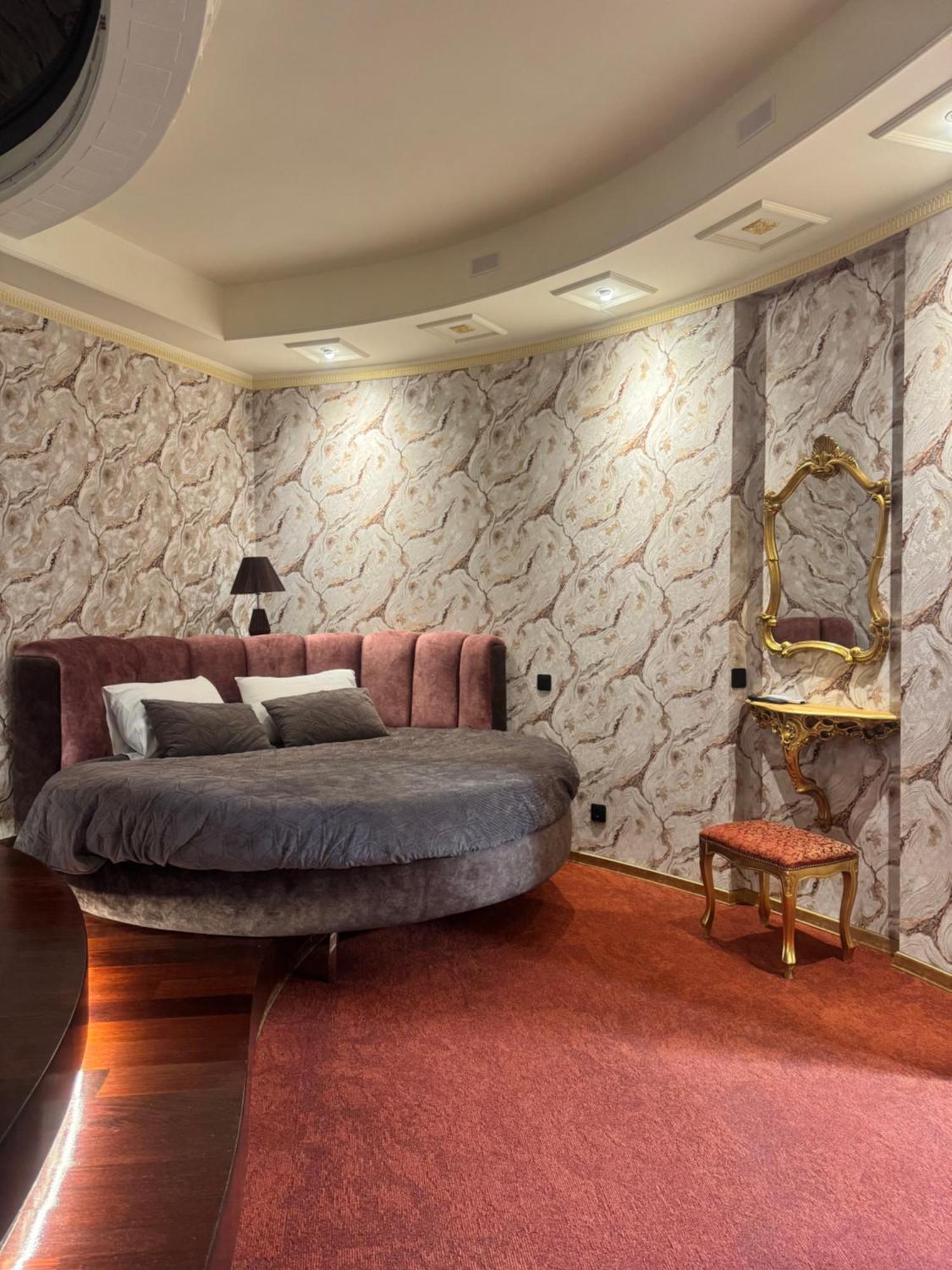 Hotel Veles Zolotonosha Ngoại thất bức ảnh